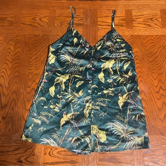 Revolve Superdown Women's Frankie Tropical Birds Romper Sz S Relaxed Fit - Picture 4 of 16